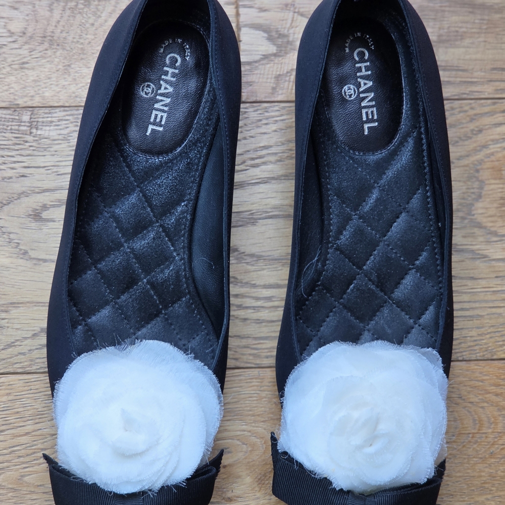 CHANEL Black Ballet with Cream Floral Detail